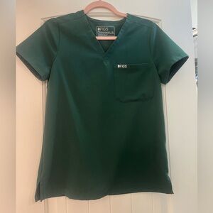 FIGS British Racing green Catarina one pocket scrub top. Size XS